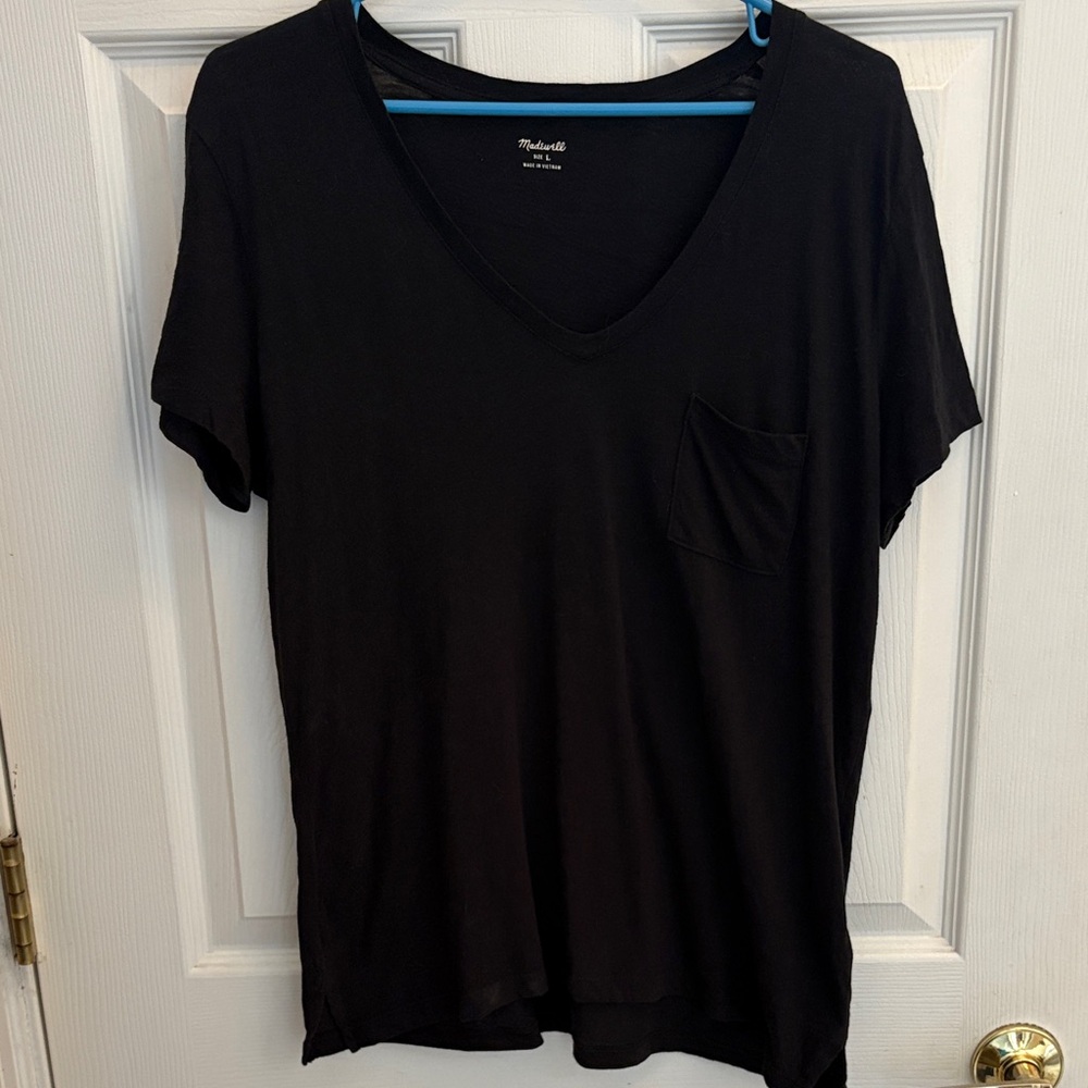 Madewell size large Black V-Neck Pocket Tee Shirt